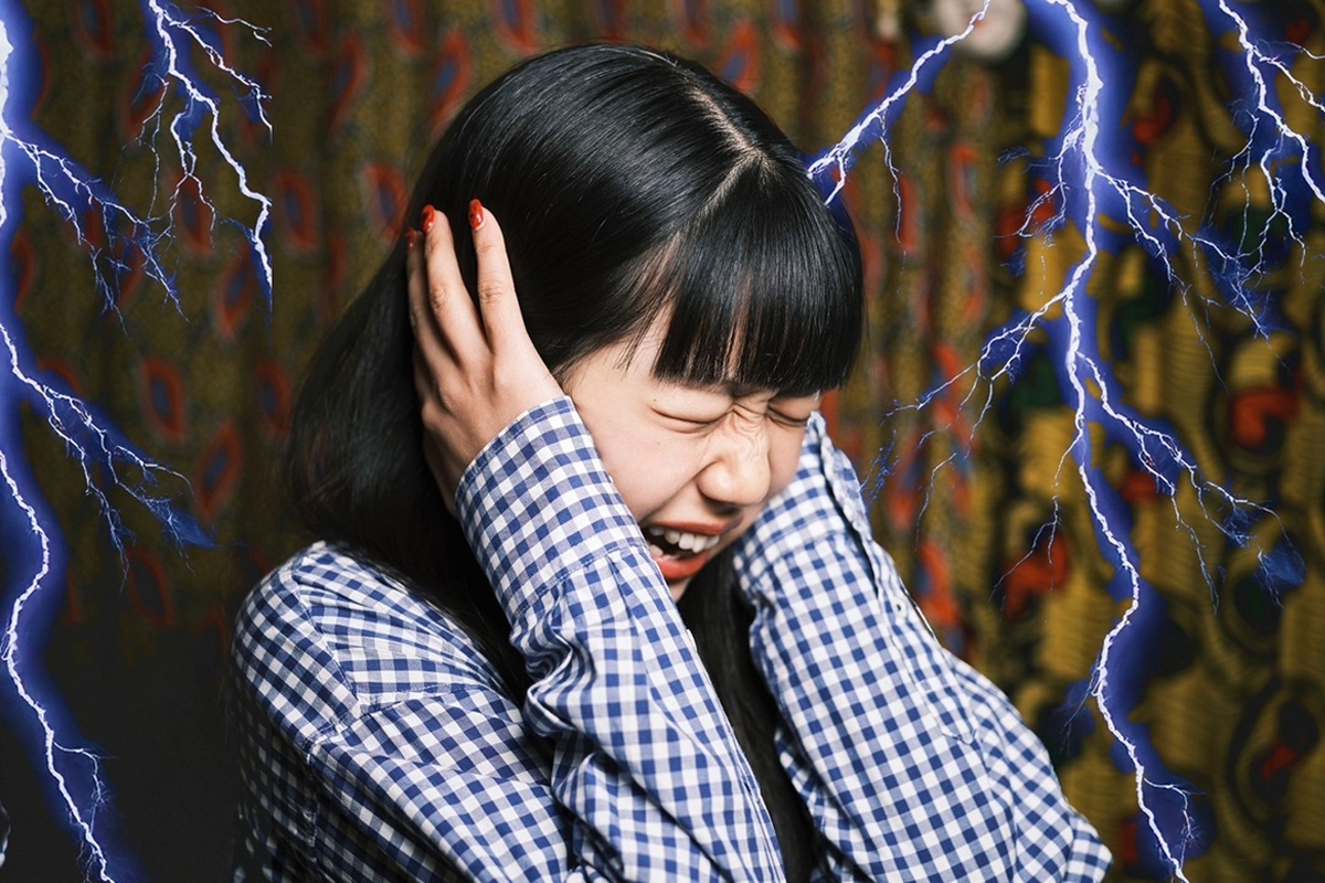 雷に怯えるイメージ